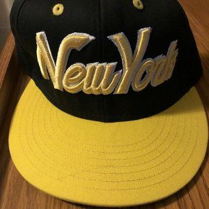 NEW YORK BASEBALL HAT WITH SNAP ADJUSTABLE STRAP
